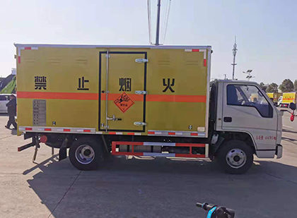 嘉祥爆破器材运输车